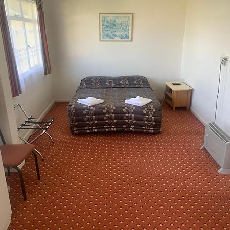 Cheviot Hotel Buitenkant foto